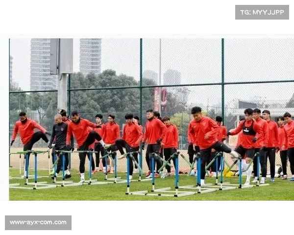 成都蓉城韩鹏飞索罗金组合转身慢，回追速度成致命短板